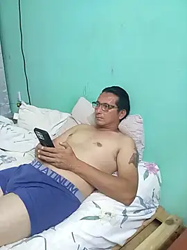 Andresguz35 online show from May 2026 03:44:02 AM
