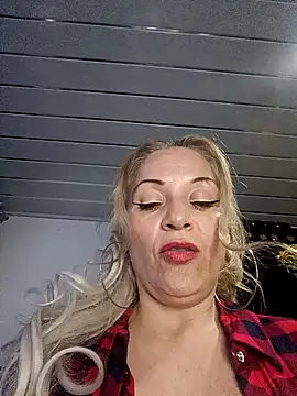 Snapshot of Fenix_528 chatting on November 2025 03:19:01 AM Fenix 528 online show from November 2025 03:19:01 AM