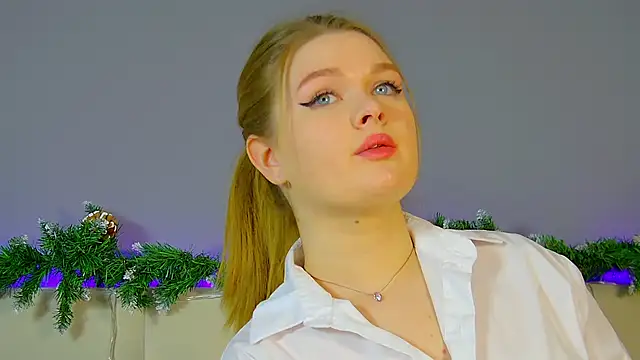CrystalLyons online show from December 2024 12:16:02 PM