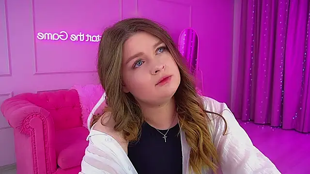 CrystalLyons online show from October 2025 06:06:01 PM