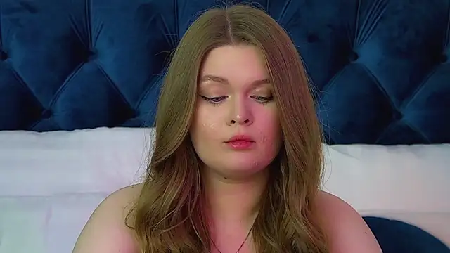 CrystalLyons online show from July 2026 02:05:17 AM