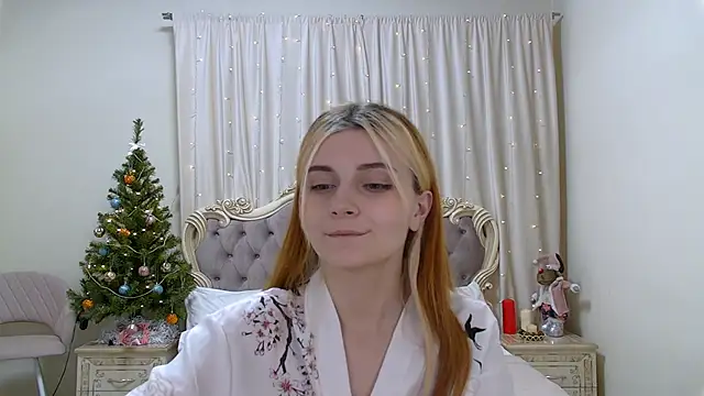 Snapshot of KellyStone chatting on December 2024 03:17:02 AM KellyStone online show from December 2024 03:17:02 AM