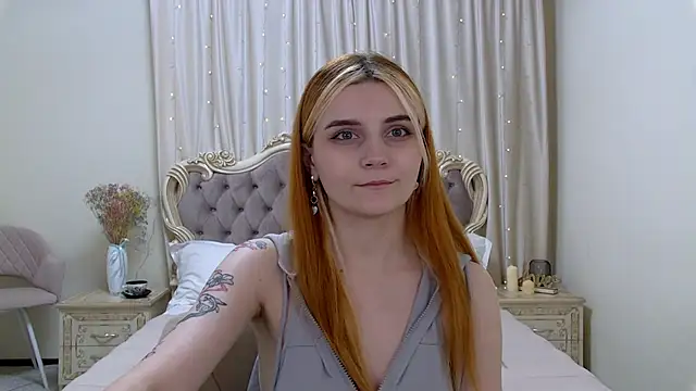 Snapshot of KellyStone chatting on January 2025 12:11:01 AM KellyStone online show from January 2025 12:11:01 AM