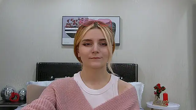 Snapshot of KellyStone chatting on January 2025 03:11:01 AM KellyStone online show from January 2025 03:11:01 AM