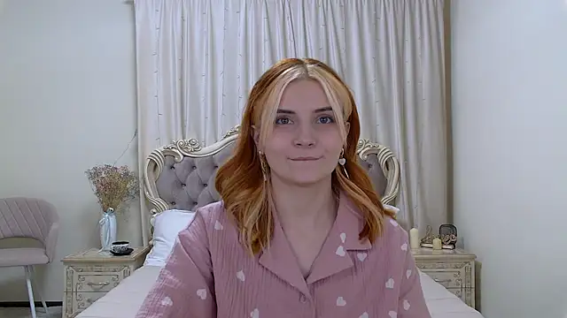 Snapshot of KellyStone chatting on February 2025 12:10:01 AM KellyStone online show from February 2025 12:10:01 AM