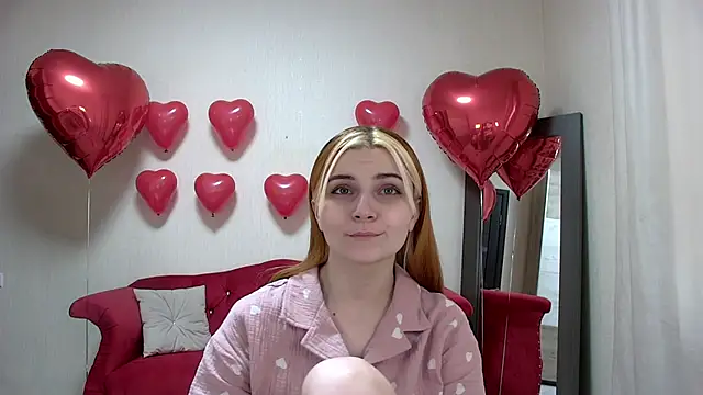 Snapshot of KellyStone chatting on February 2025 12:08:01 PM KellyStone online show from February 2025 12:08:01 PM