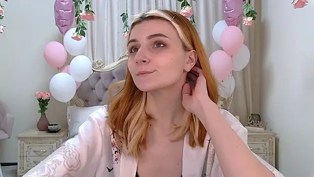 Snapshot of KellyStone chatting on March 2025 11:15:01 PM KellyStone online show from March 2025 11:15:01 PM