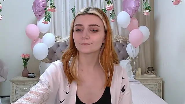 Snapshot of KellyStone chatting on March 2025 02:20:01 AM KellyStone online show from March 2025 02:20:01 AM