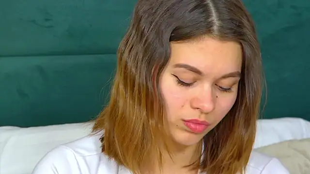 PollyLanders online show from February 2025 09:36:01 AM