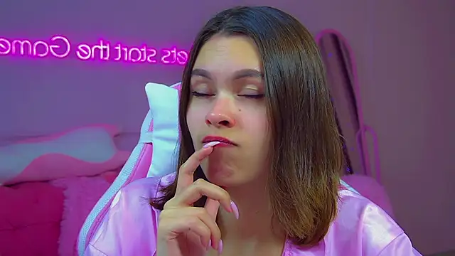 PollyLanders online show from October 2025 06:29:01 PM