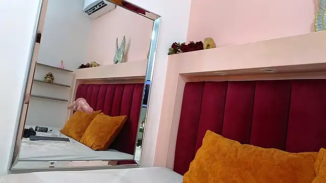 Snapshot of JESSYCORTES chatting on March 2025 04:28:02 PM JESSYCORTES online show from March 2025 04:28:02 PM