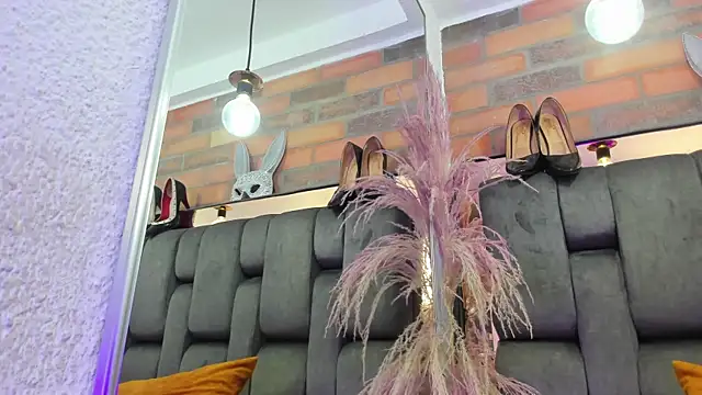 Snapshot of JESSYCORTES chatting on October 2025 04:30:01 PM JESSYCORTES online show from October 2025 04:30:01 PM