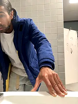 Lucascacaca online show from December 2024 06:17:01 PM