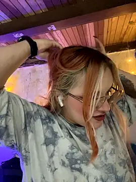 SophiaWeestt99 online show from November 2025 02:45:01 AM