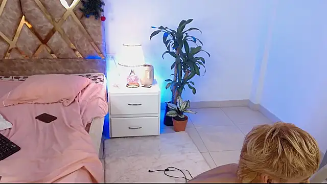 Tommyfoxboy online show from December 2024 12:08:01 AM