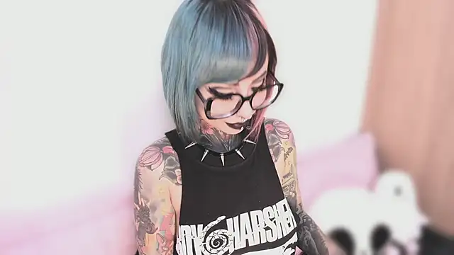 Snapshot of NikkiRamone chatting on October 2025 10:28:02 PM NikkiRamone online show from October 2025 10:28:02 PM