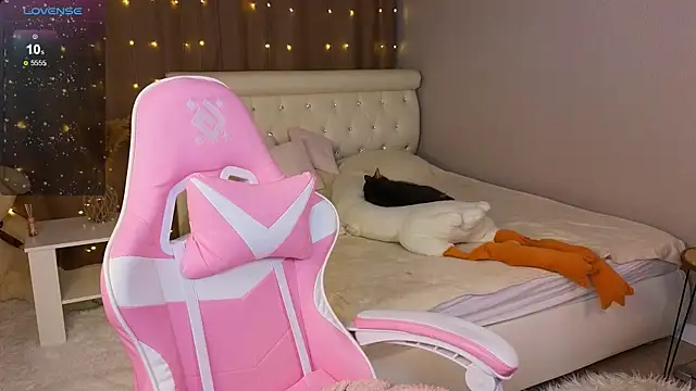 Snapshot of barbieee_b chatting on December 2024 04:34:02 AM barbieee b online show from December 2024 04:34:02 AM