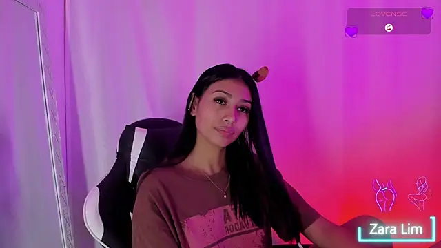 Snapshot of ZaraLim chatting on October 2025 02:03:01 PM ZaraLim online show from October 2025 02:03:01 PM