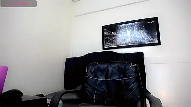 Diosiris Riannys online show from October 2025 07:10:02 PM