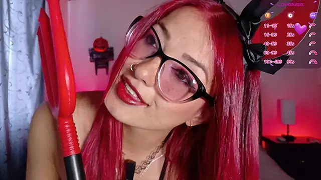 luccycollins  online show from October 2025 02:07:02 PM