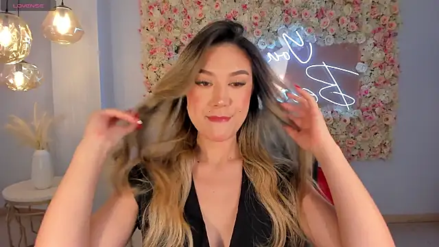 RebeccaHudson online show from November 2025 07:02:02 PM