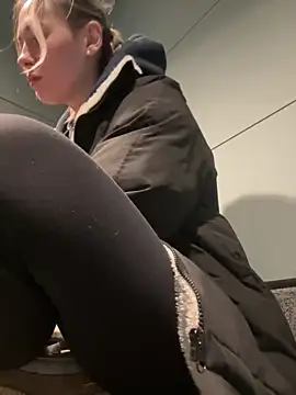 Snapshot of M1ssyk1ssy chatting on January 2025 05:00:02 PM M1ssyk1ssy online show from January 2025 05:00:02 PM