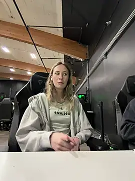 M1ssyk1ssy online show from April 2026 07:14:01 PM