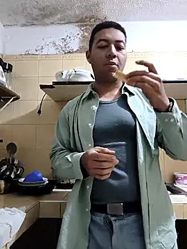 Snapshot of Morenocosta12 chatting on November 2025 04:13:01 AM Morenocosta12 online show from November 2025 04:13:01 AM