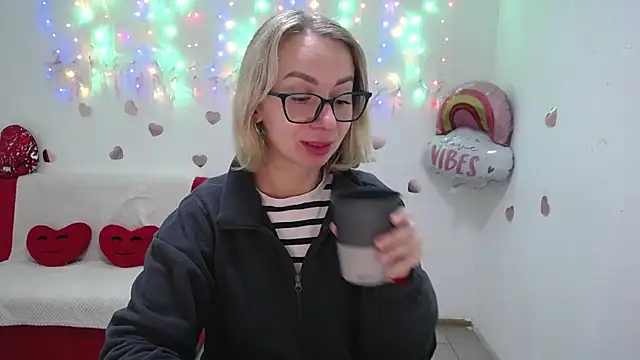 Snapshot of VasilisaSii chatting on October 2025 05:06:02 AM VasilisaSii online show from October 2025 05:06:02 AM