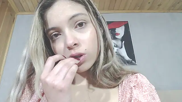 andreau18 online show from February 2025 04:28:01 PM