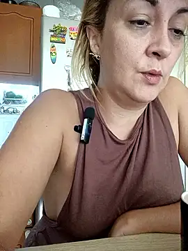 Snapshot of karen_mature69 chatting on April 2026 01:53:02 PM karen mature69 online show from April 2026 01:53:02 PM