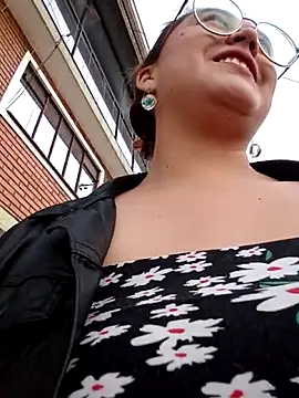 lara moon25 online show from September 2025 08:14:01 PM