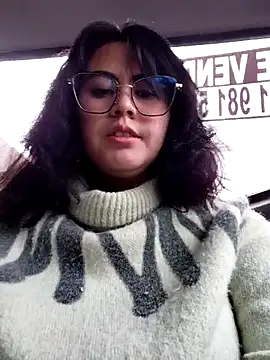 lara moon25 online show from December 2025 07:51:02 PM