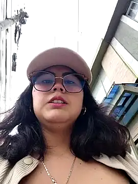 lara moon25 online show from January 2026 05:50:01 PM