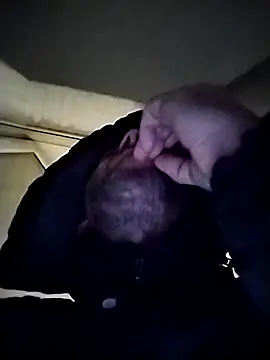 Andrzej-M online show from November 2025 07:08:02 PM