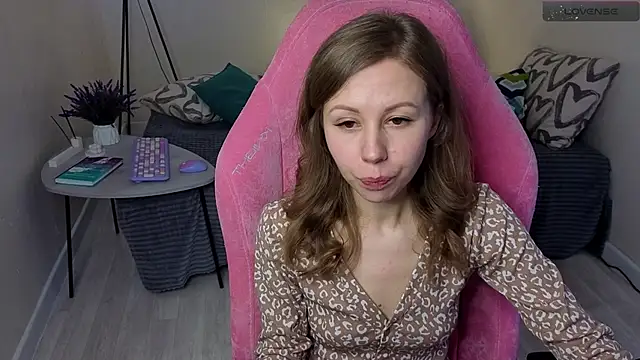 Lill Mary online show from March 2025 03:05:02 AM