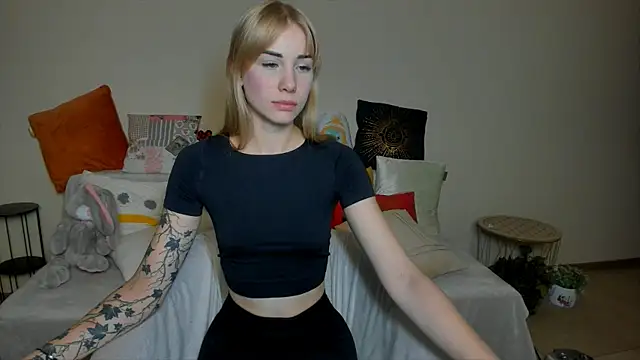 LunaBelli online show from September 2025 08:08:01 PM