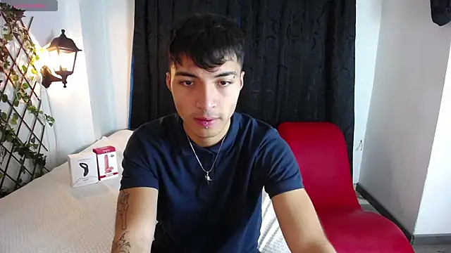 dylan fun18 online show from December 2024 02:38:02 PM