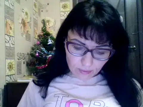 CharmingCat321 online show from December 2024 04:38:01 PM