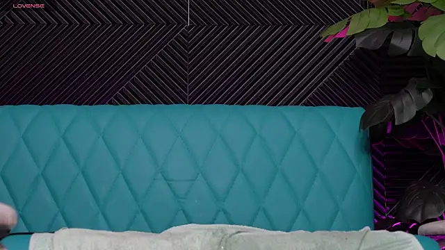 Snapshot of home_horny_eva chatting on December 2024 01:00:01 PM home horny eva online show from December 2024 01:00:01 PM