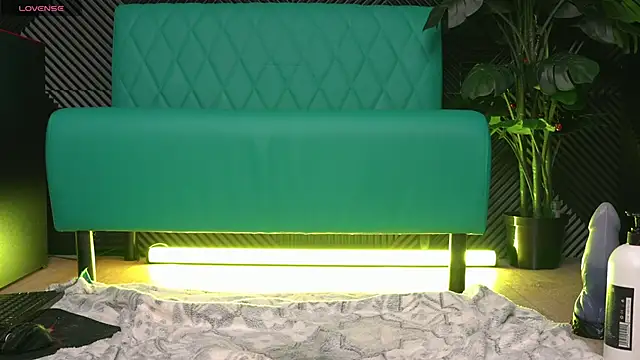 Snapshot of home_horny_eva chatting on December 2024 07:45:02 AM home horny eva online show from December 2024 07:45:02 AM