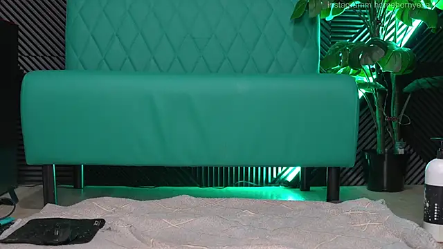 Snapshot of home_horny_eva chatting on February 2025 10:37:02 AM home horny eva online show from February 2025 10:37:02 AM