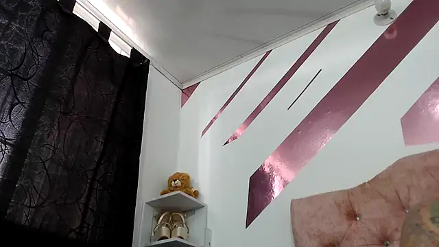 Kitten Hot  online show from September 2025 03:06:02 PM