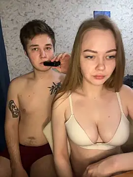 Family-Mm1 online show from December 2024 10:03:02 PM