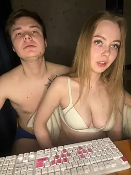 Family-Mm1 online show from December 2024 09:17:02 PM