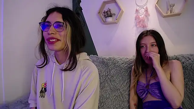 Snapshot of BRIAR_AND_BLAIR chatting on January 2025 04:34:01 PM BRIAR AND BLAIR online show from January 2025 04:34:01 PM