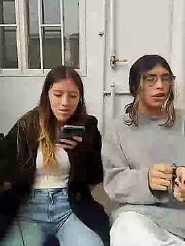 Snapshot of BRIAR_AND_BLAIR chatting on January 2025 01:52:01 PM BRIAR AND BLAIR online show from January 2025 01:52:01 PM