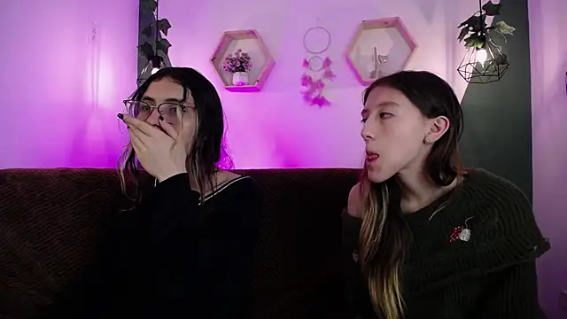 Snapshot of BRIAR_AND_BLAIR chatting on February 2025 05:02:02 PM BRIAR AND BLAIR online show from February 2025 05:02:02 PM