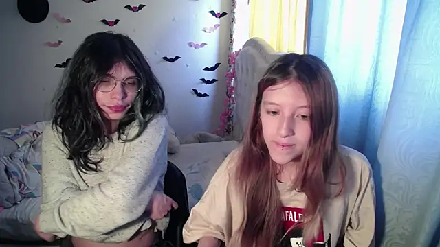 Snapshot of BRIAR_AND_BLAIR chatting on September 2025 04:29:01 PM BRIAR AND BLAIR online show from September 2025 04:29:01 PM
