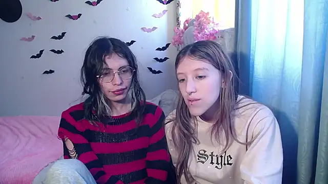 Snapshot of BRIAR_AND_BLAIR chatting on September 2025 05:13:01 PM BRIAR AND BLAIR online show from September 2025 05:13:01 PM